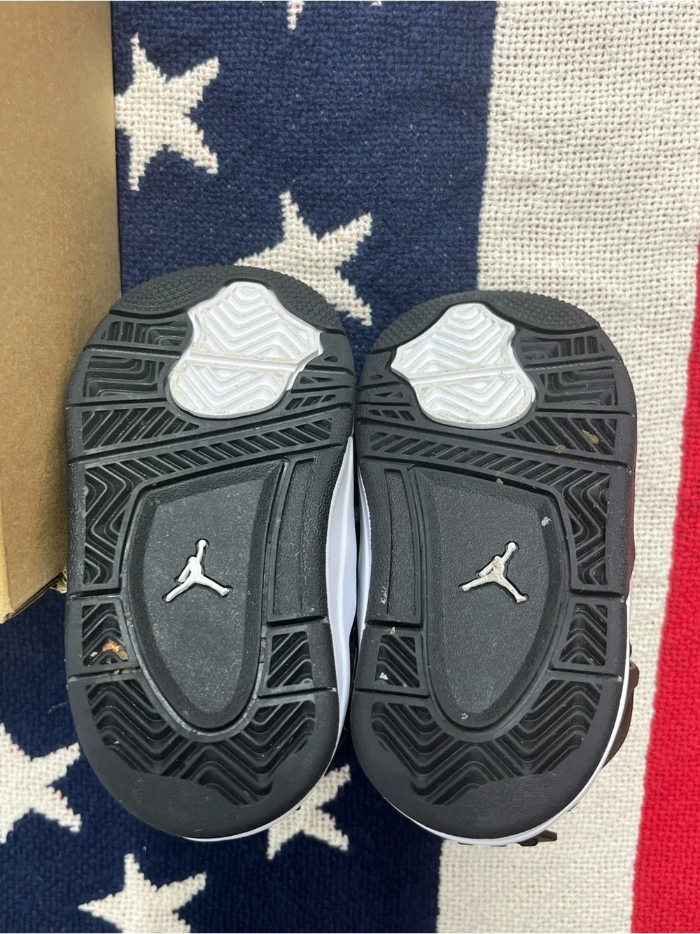 adidas Yeezy Kids Black Slide Sandals with Jordan 4 Sneaker Bundle Size 5c